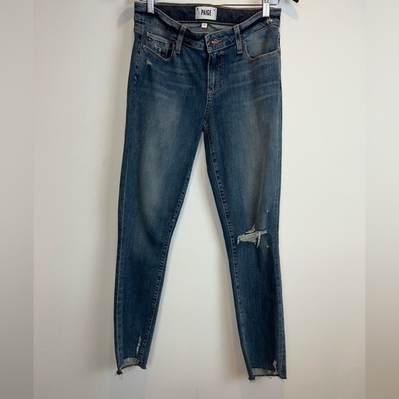 PAIGE | Skyline Ankle Peg Distressed Fray Ankle Step 28 - Picture 9 of 13